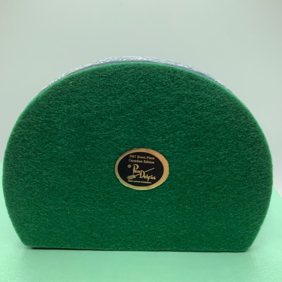 PENDELFIN - 2007 Canadian Event Piece - James Bond - COA - Stonecraft Rabbit - Picture 8 of 9